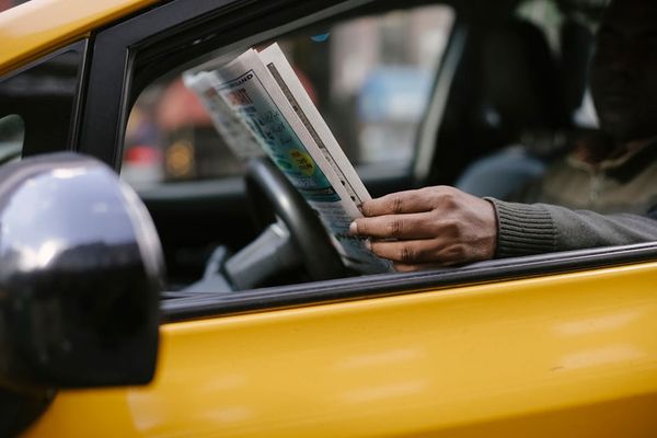 Tim Samuel באתר PEXELS המאמרים של אדם המסע: שיח עם פשיטת רגל של אדם פר׆תי
