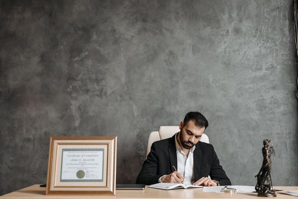 Pavel Danilyuk באתר PEXELS הכנת צו ירושה בלשכת עורך דין: מחירון ודמי שירותים